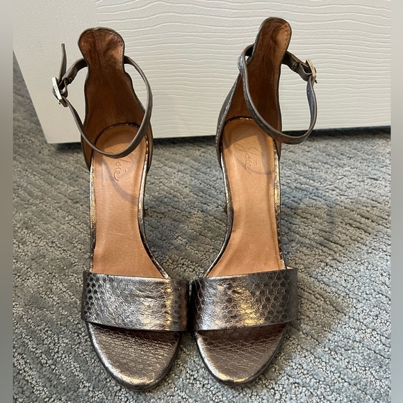 JOIE Jaclyn High Heel Embossed Snakeskin High Heel Sandal - Bronze Metallic 37 7 - Picture 2 of 10
